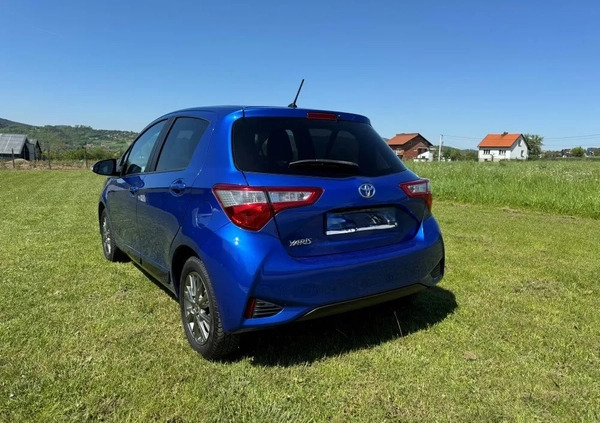 Toyota Yaris cena 51700 przebieg: 57000, rok produkcji 2017 z Jarosław małe 56
